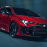 toyota-gr-corolla-2025-vermelho-frente