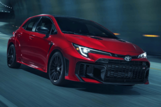 toyota-gr-corolla-2025-vermelho-frente